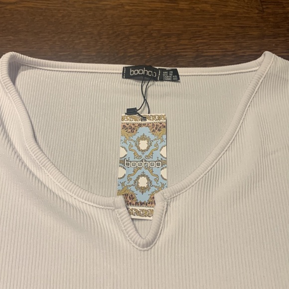 ⭐️Ribbed Notch Neck T-Shirt - Picture 6 of 7